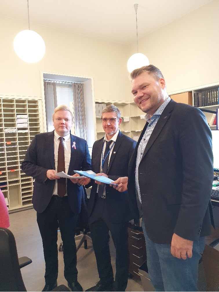 Keskustalaiset kansanedustajat Kurvinen ja Savola jättivät talousarvioaloitteita maakunnallisista hankkeista